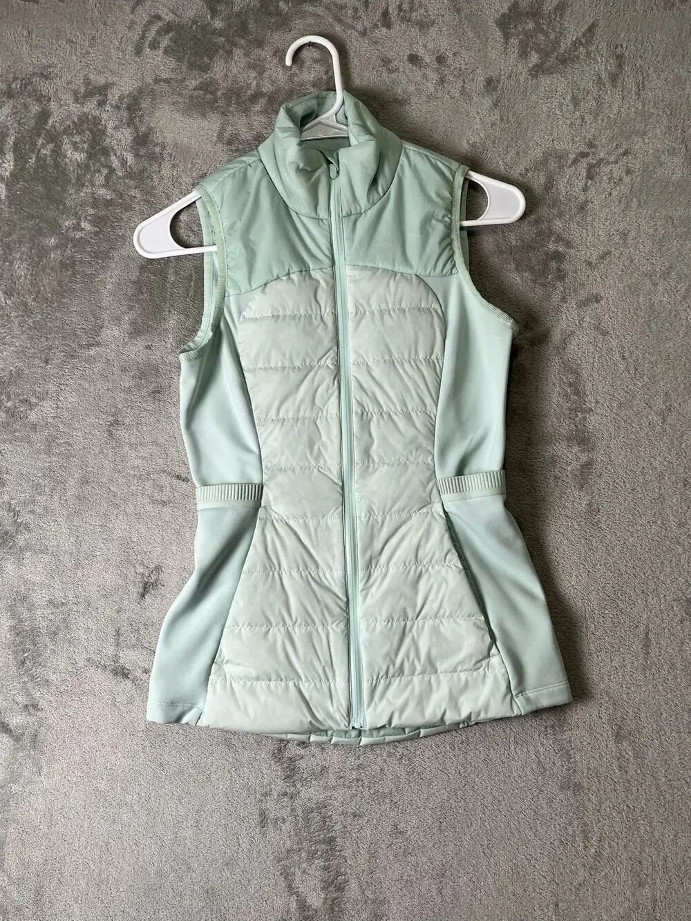 Lululemon Down For It All Running Vest Delicate Mint 4-Way Stretch Quilted 2